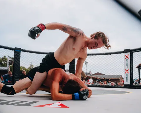 Nathan Johnson landing ground and pound at his debut, LFS Middletown Mayhem